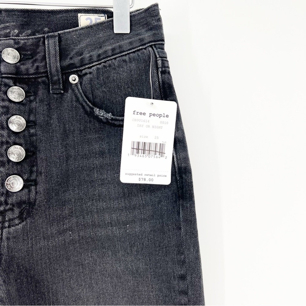 NWT Free People Blossom Rigid High Rise Skinny Jeans 25 Day or Night Wash - Picture 8 of 9
